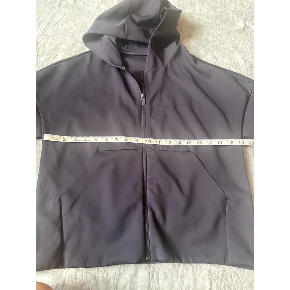 Lululemon Shaped Jacket Expression Size 6? - Refe… - image 4